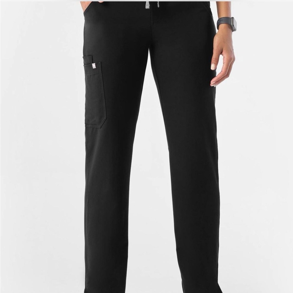 Figs woman’s  Cargo Pants in Black